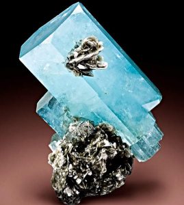 Swimming in Aquamarine
